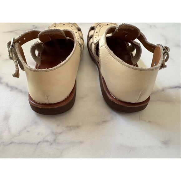 Adelisa & Co 12.5-13 white closed toe eyelet vintage style leather laser cut flo - Picture 3 of 6